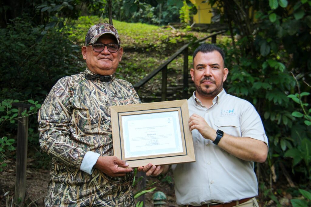 Entrega de galardón Bandera Azul Ecológica