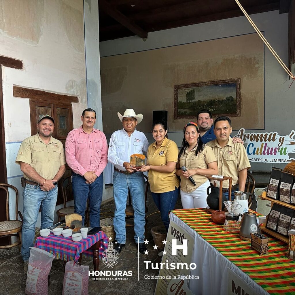 Tarde con Aroma de Café