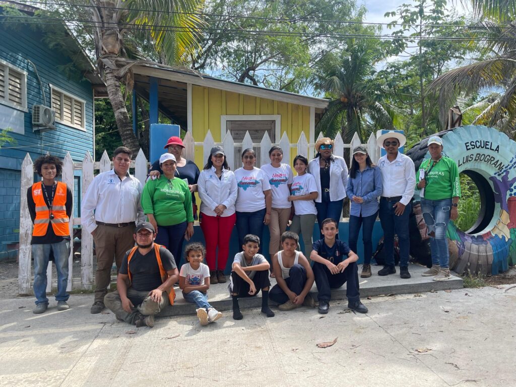 Esta actividad reafirma el compromiso del Instituto Hondureño de Turismo con la protección del medio ambiente.